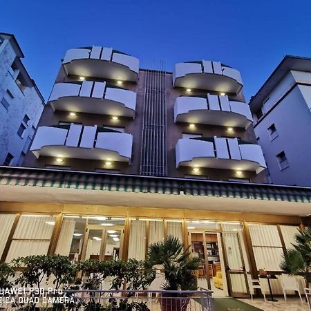 Hotel Mediterraneo Rimini Exterior photo
