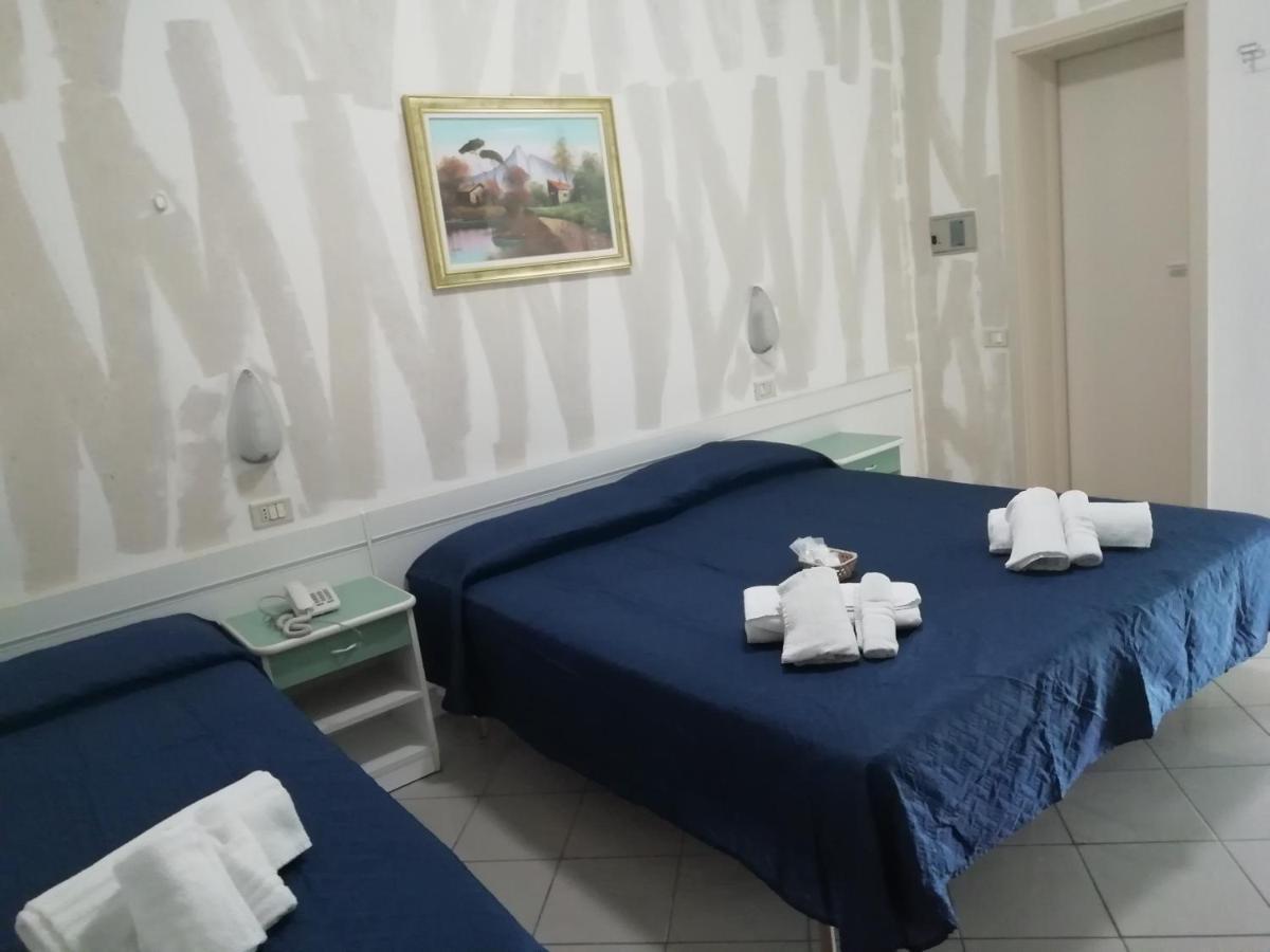 Hotel Mediterraneo Rimini Exterior photo